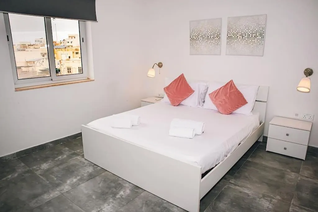 Birzebbuga -Two Bed Penthouse Apartment Malta