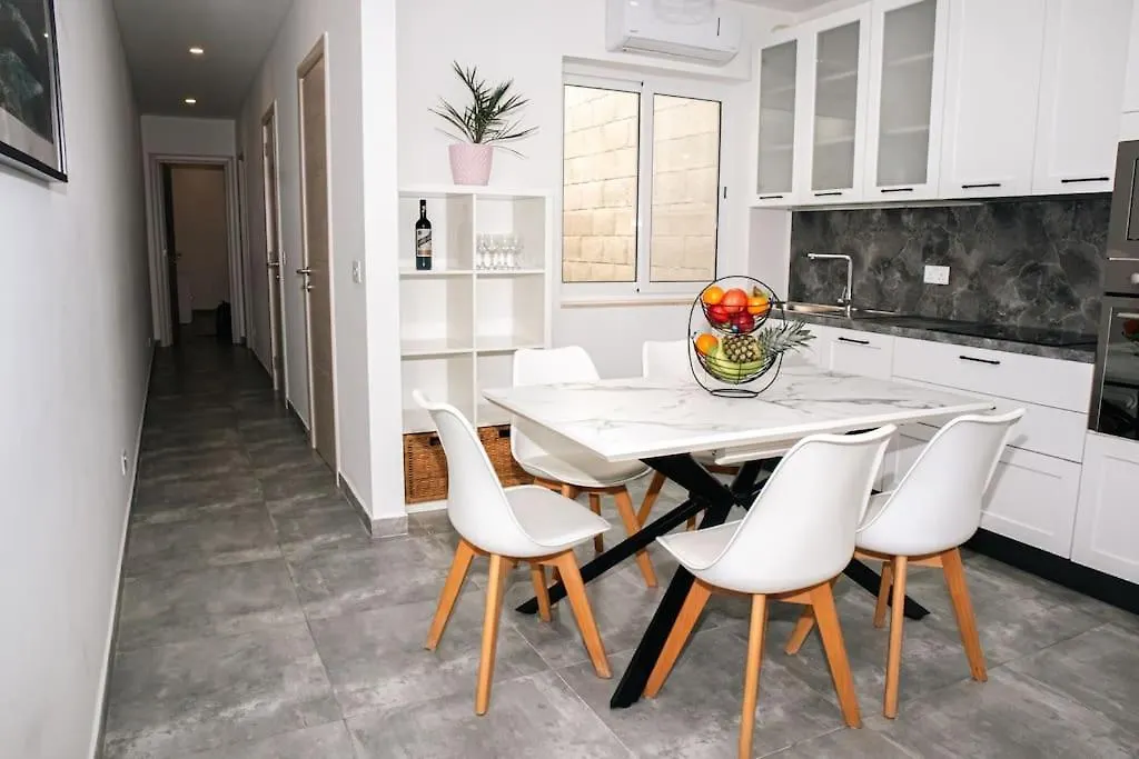 Birzebbuga -Two Bed Penthouse Apartment